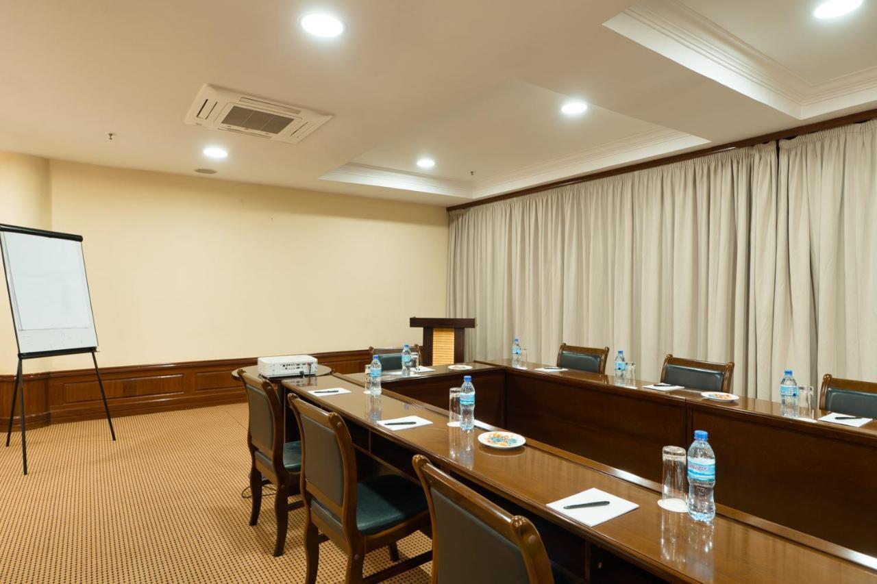 Kibo Palace Hotel Arusha Bagian luar foto