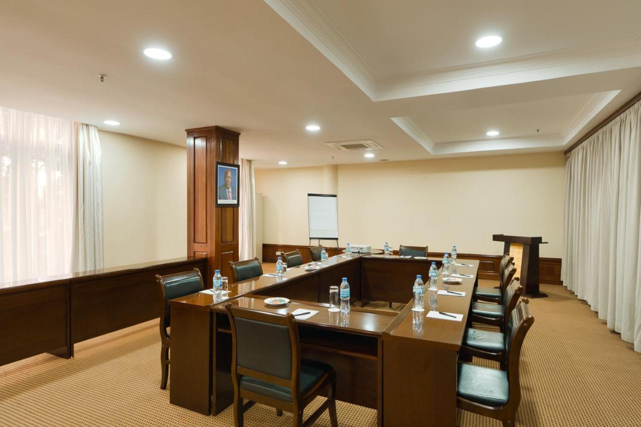 Kibo Palace Hotel Arusha Bagian luar foto